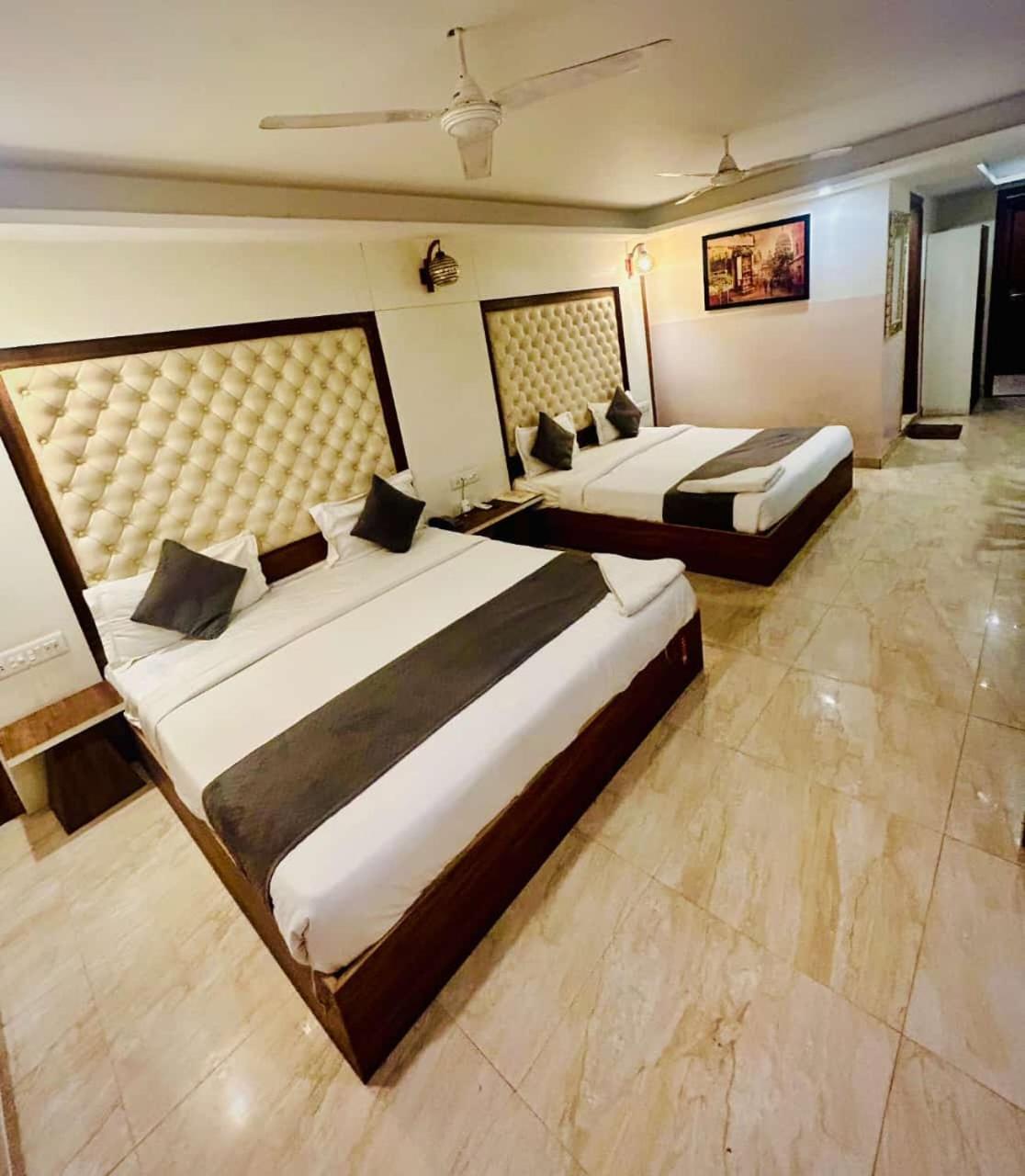 Hotel Airport City New Delhi Exterior photo
