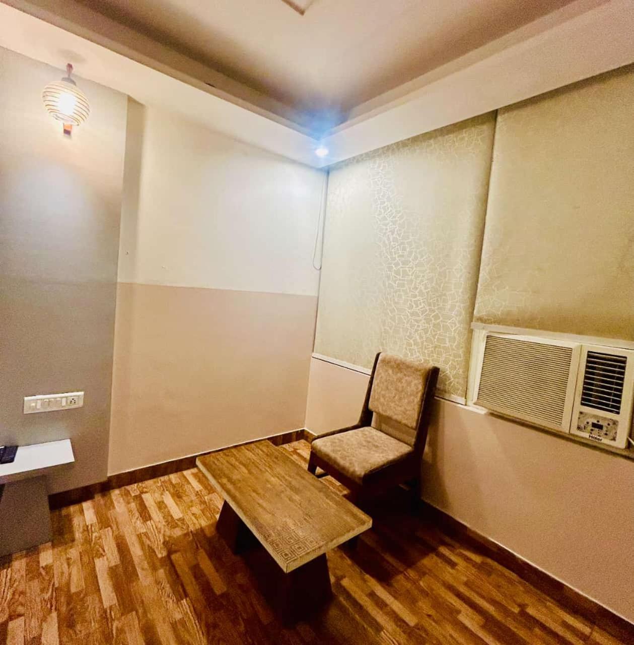 Hotel Airport City New Delhi Exterior photo