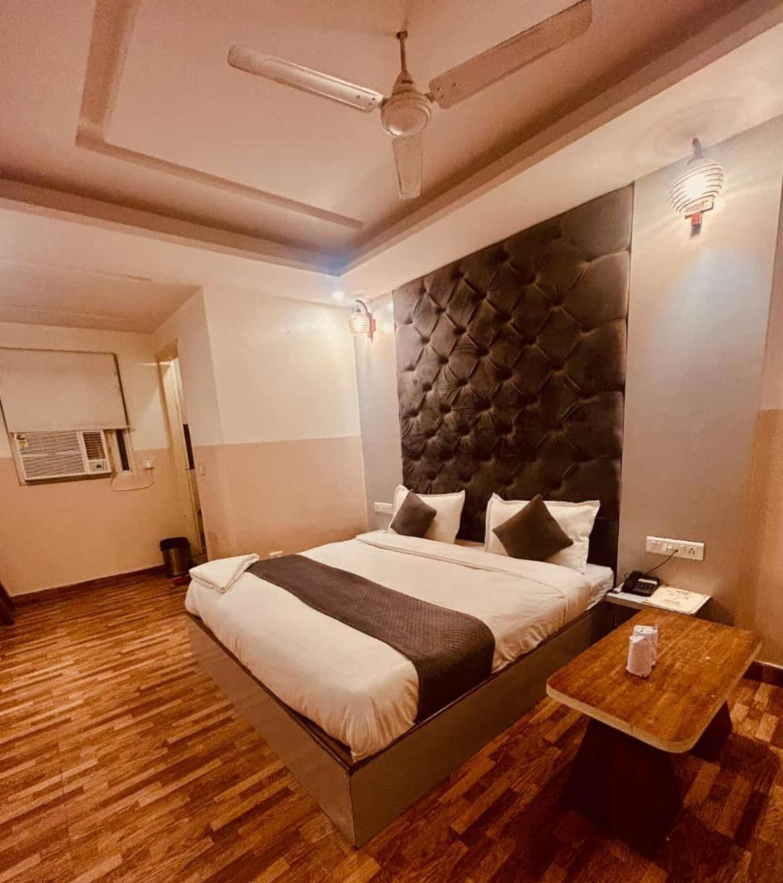 Hotel Airport City New Delhi Exterior photo