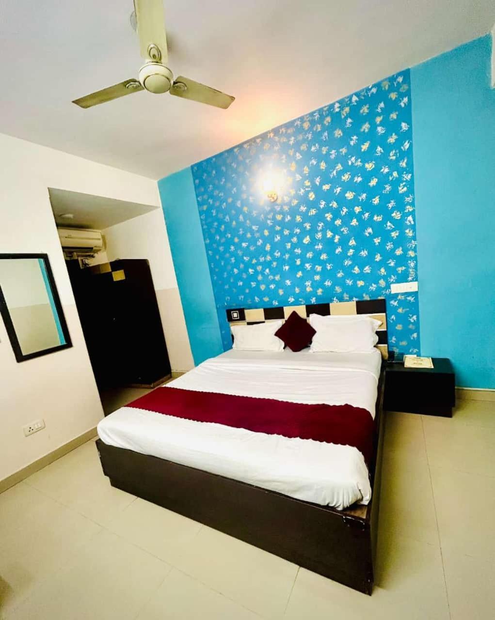 Hotel Airport City New Delhi Exterior photo